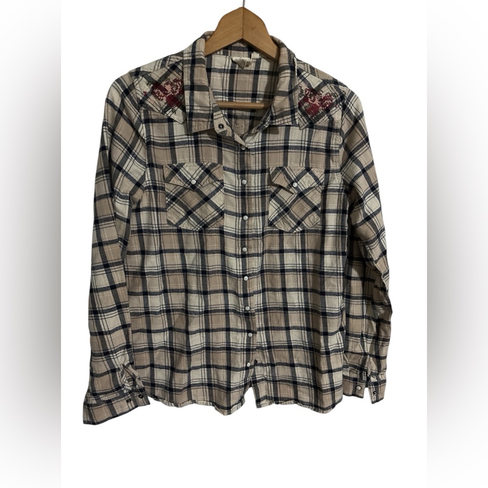 White Crow Women Western Shirt Med Plaid Embroidered Floral Rodeo pearl button